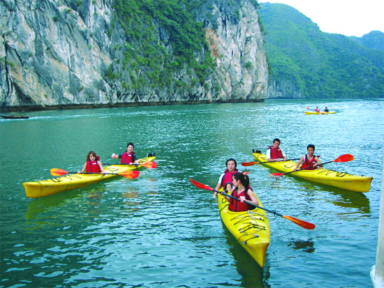 croisiere a la baie d Halong - kayak